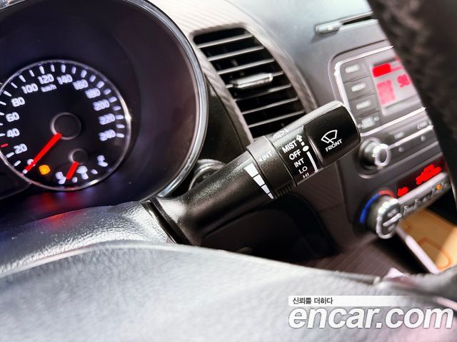 Kia K3 2013 — photo 8