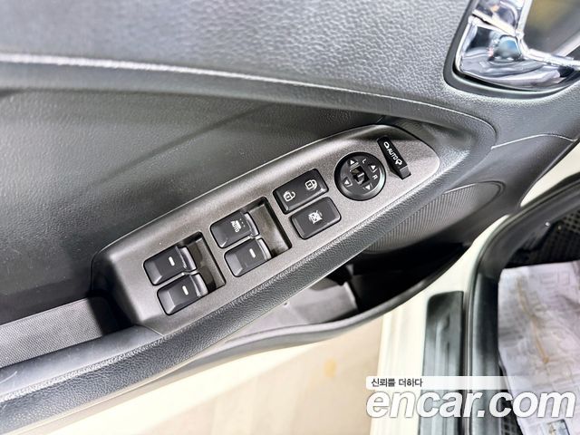 Kia K3 2013 — photo 9
