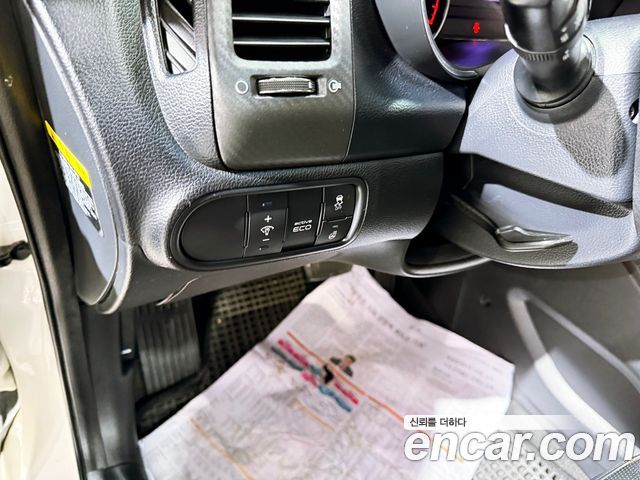 Kia K3 2013 — photo 10