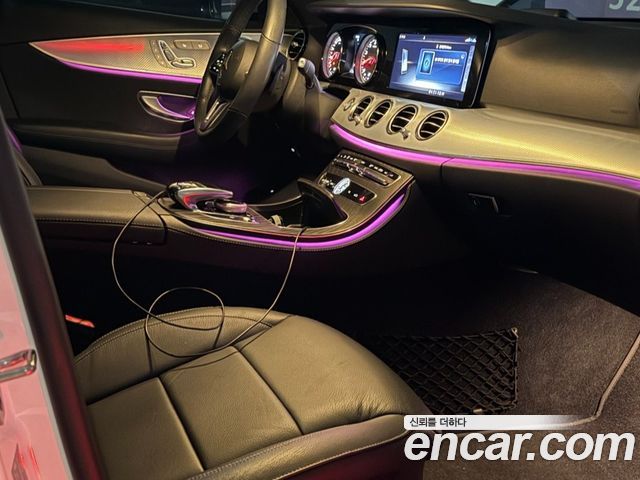 Mercedes-Benz E-Class 2020 — photo 9