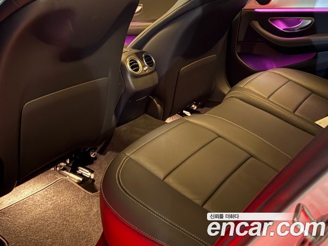 Mercedes-Benz E-Class 2020 — photo 10