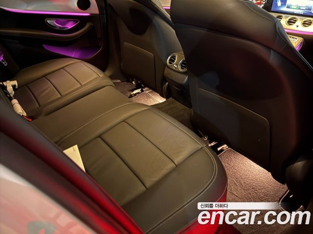 Mercedes-Benz E-Class 2020 — photo 11