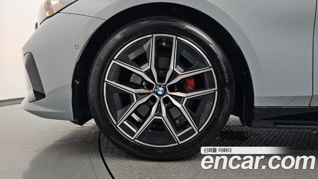 BMW 5-Series 2025 — photo 5