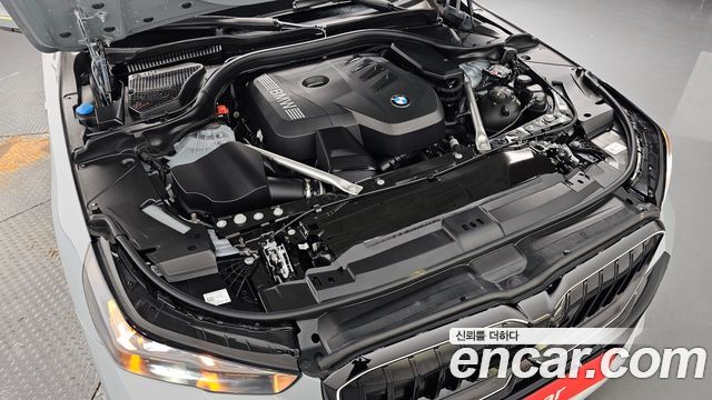 BMW 5-Series 2025 — photo 6
