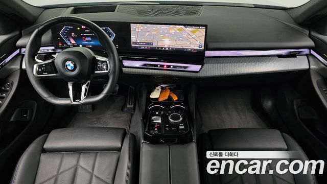 BMW 5-Series 2025 — photo 10