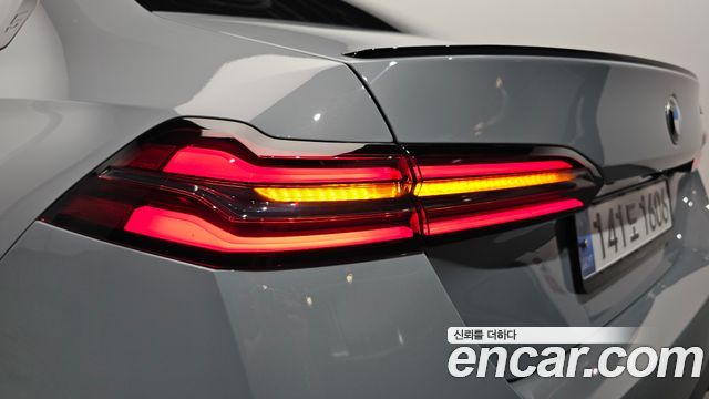 BMW 5-Series 2025 — photo 9