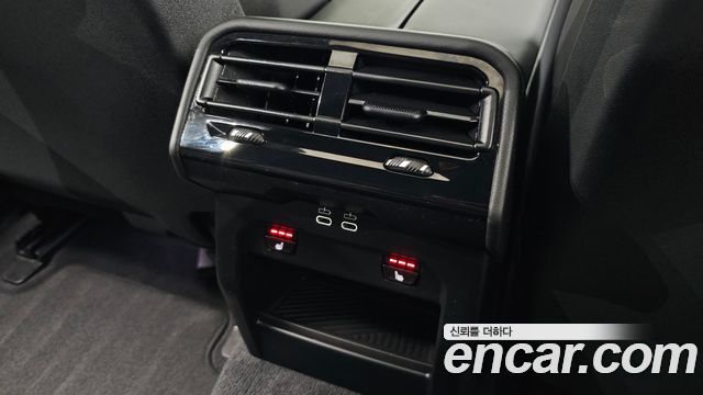 BMW 5-Series 2025 — photo 33