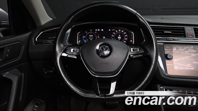 Volkswagen Tiguan 2020 — photo 13