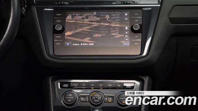 Volkswagen Tiguan 2020 — photo 14