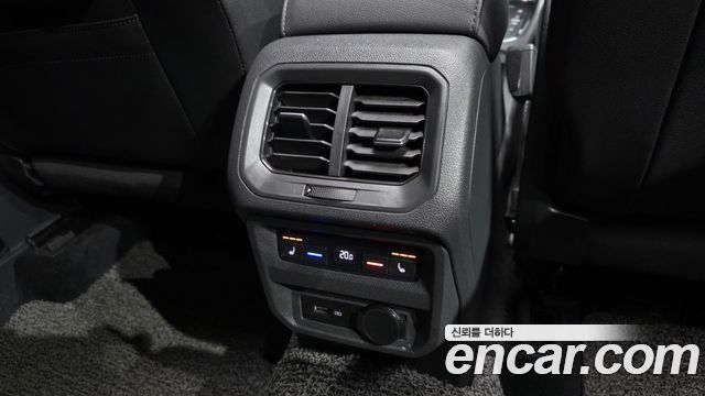 Volkswagen Tiguan 2020 — photo 19