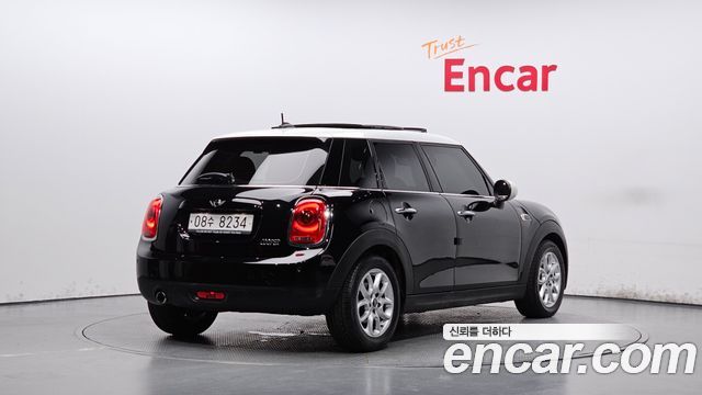 Mini Cooper 2018 — photo 2