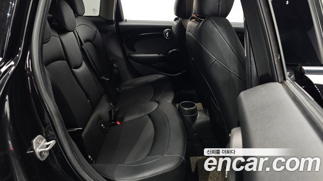 Mini Cooper 2018 — photo 18