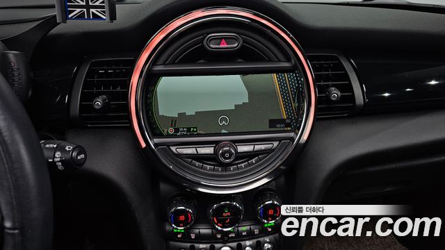 Mini Cooper 2018 — photo 20
