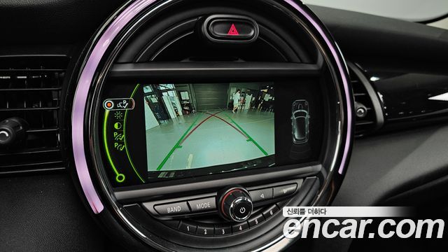 Mini Cooper 2018 — photo 21