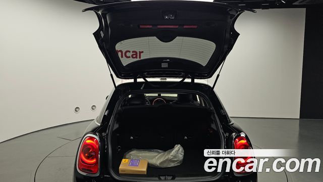 Mini Cooper 2018 — photo 26