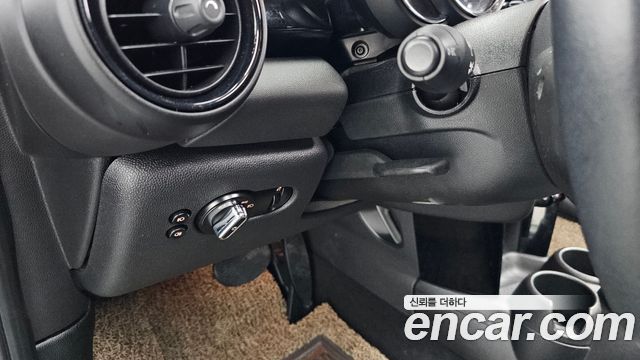 Mini Cooper 2018 — photo 28