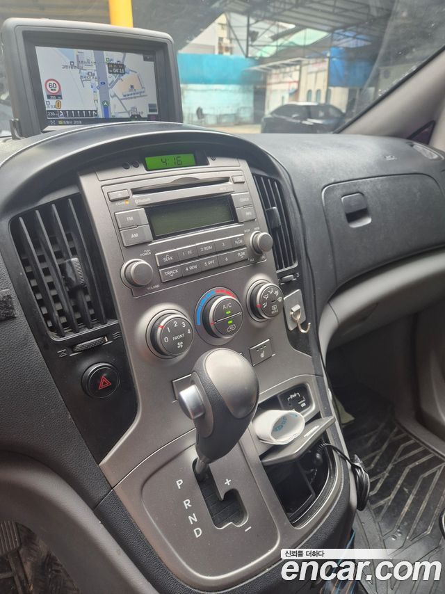 Hyundai Starex 2014 — photo 9