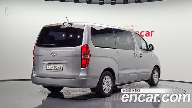 Hyundai Starex 2017 — photo 2
