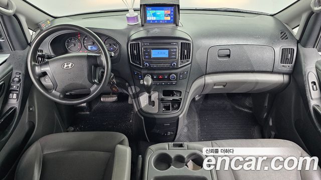Hyundai Starex 2017 — photo 10
