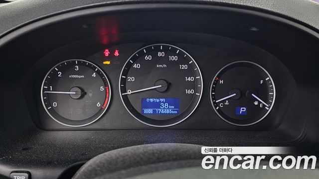 Hyundai Starex 2017 — photo 11