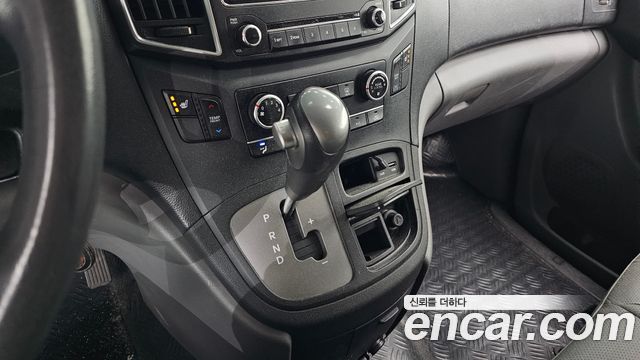 Hyundai Starex 2017 — photo 12