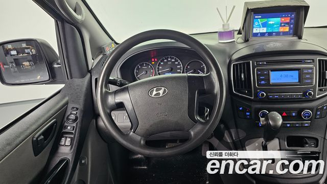Hyundai Starex 2017 — photo 18