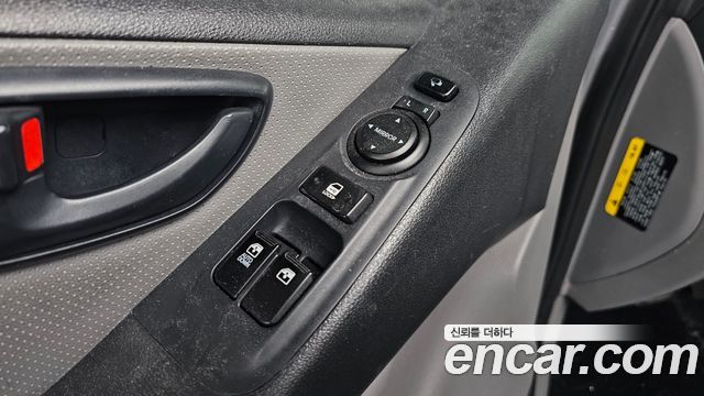 Hyundai Starex 2017 — photo 25