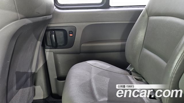 Hyundai Starex 2017 — photo 15