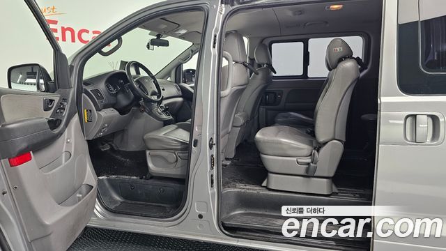 Hyundai Starex 2017 — photo 29