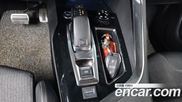 Peugeot 5008 2019 — photo 12