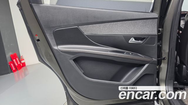 Peugeot 5008 2019 — photo 15