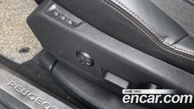 Peugeot 5008 2019 — photo 31