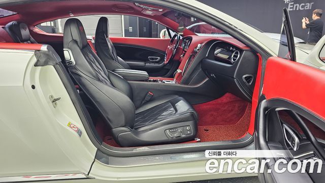 Bentley Continental 2012 — photo 11