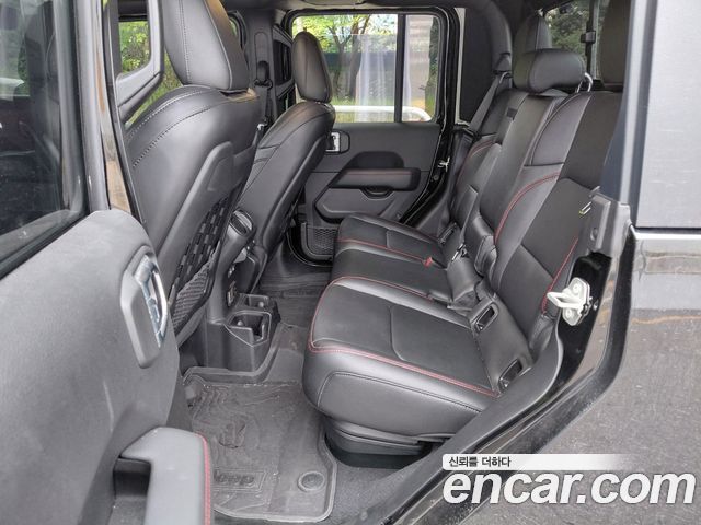 Jeep Gladiator 2023 — photo 8
