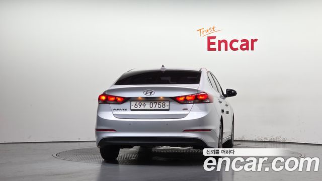 Hyundai AVANTE 2017 — photo 4