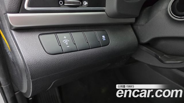 Hyundai AVANTE 2017 — photo 20