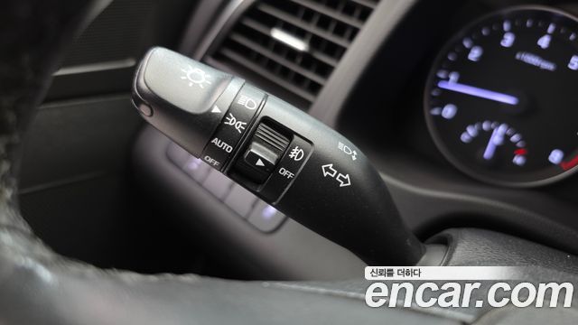 Hyundai AVANTE 2017 — photo 21