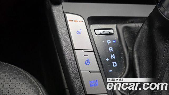 Hyundai AVANTE 2017 — photo 25