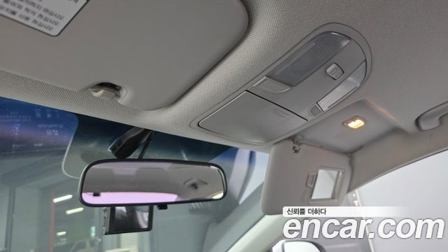 Hyundai AVANTE 2017 — photo 26