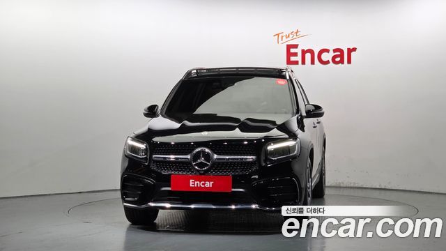 Mercedes-Benz GLB-Class 2025 — photo 3