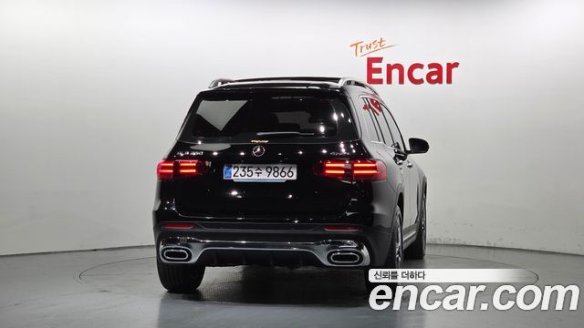 Mercedes-Benz GLB-Class 2025 — photo 4