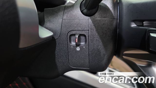 Mercedes-Benz GLB-Class 2025 — photo 24
