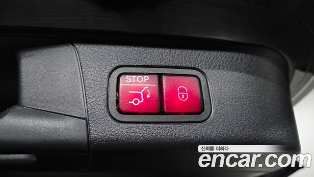 Mercedes-Benz GLB-Class 2025 — photo 25