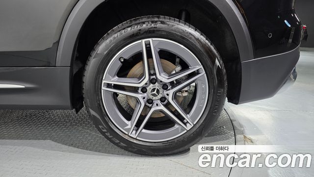 Mercedes-Benz GLB-Class 2025 — photo 7