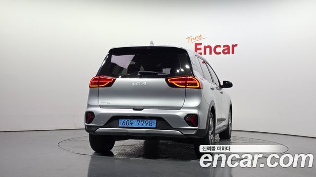Kia Niro 2023 — photo 4