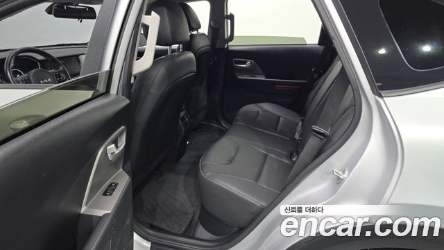 Kia Niro 2023 — photo 18