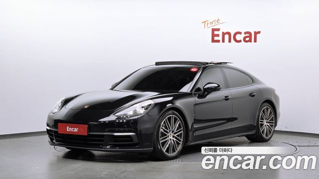 Porsche Panamera 2018 — photo 1
