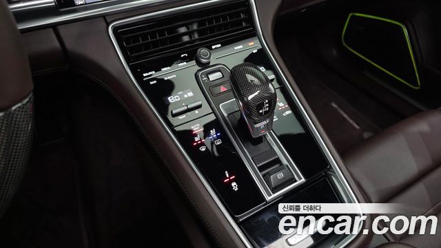 Porsche Panamera 2018 — photo 9