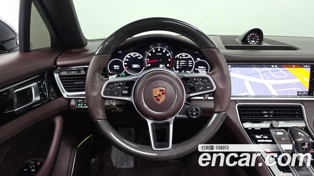 Porsche Panamera 2018 — photo 12