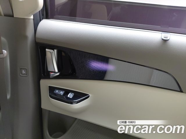 Kia Canival 2023 — photo 25